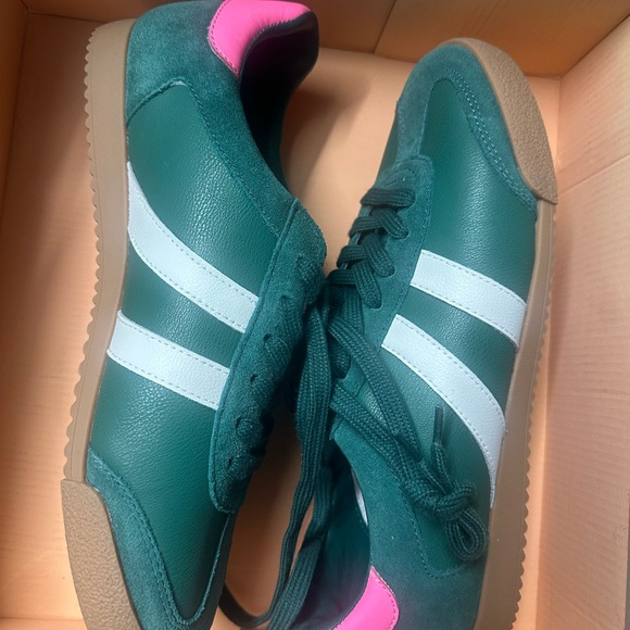 Steve Madden Green & Pink Retro Sneakers – Women’s Size 10 - Picture 1 of 2
